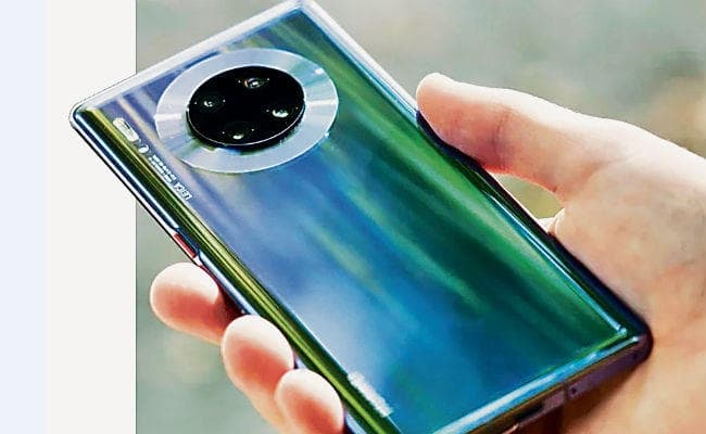 पावरफुल बैटरी और सुपरफास्ट चार्जिंग से लैस है स्मार्टफोन