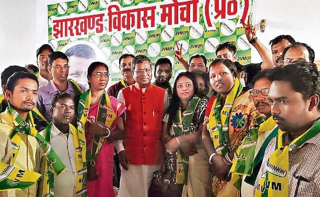 झारखंड विधानसभा चुनाव 2019 : झाविमो से जुड़ने लगे बागी, पूर्व विधायक बोबोंगा व सुशीला बारला ने थामा दामन
