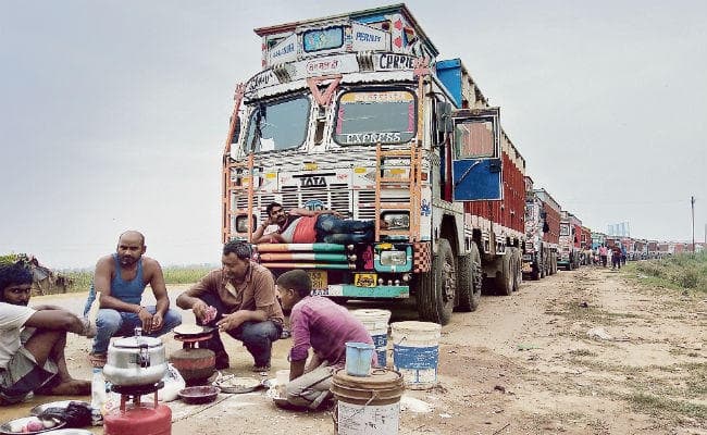 भोजपुर : एनच 30 पर महाजाम, 10 किमी के सफर में लगते हैं सात दिन