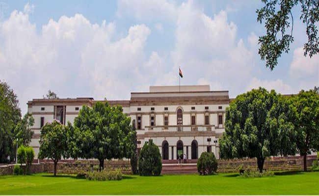 नेहरू मेमोरियल सोसाइटी हुआ कांग्रेसमुक्त, खड़गे सहित तीन कांग्रेसी नेता बाहर, अमित शाह की इंट्री