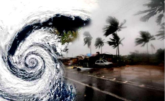 पारादीप (ओड़िशा) से 814 किमी दूर पहुंचा चक्रवाती तूफान ''बुलबुल’, अरब सागर में और भी विकराल हुआ ''महा''