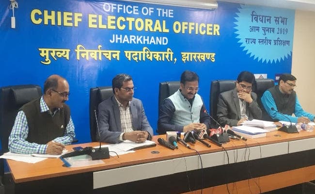 झारखंड विधानसभा चुनाव के लिए नामांकन की प्रक्रिया शुरू, अधिकतम चार सेट में नामांकन दाखिल कर सकेंगे प्रत्याशी