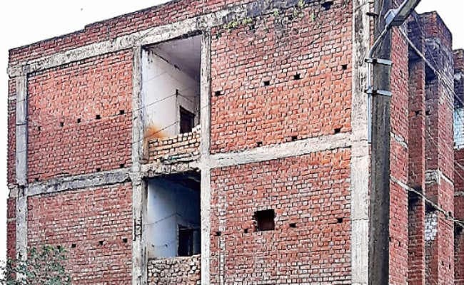 रांची : तीन मंजिला जर्जर हॉस्टल में जान जोखिम में डाल रहते हैं 150 विद्यार्थी