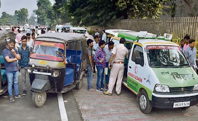 पटना : पेड़ ही रोक पायेंगे सांसों में समाते जहर को, तीन वर्षों में काटे हजारों पेड़, बदले में लगाये गये कितने पेड़ जिंदा, पता नहीं
