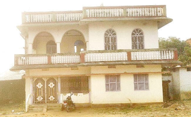 पूर्वी चंपारण : प्रेमी के साथ मां को अवैध संबंध बनाते बेटे ने देख लिया, फिर...