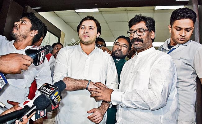 झारखंड विधानसभा चुनाव 2019 : तेजस्वी, हेमंत व रामेश्वर ने फंसी सीटों पर की बात