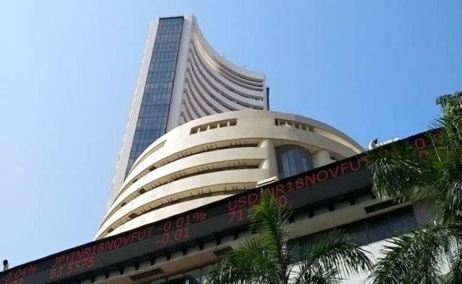 मूडीज की क्रेडिट रेटिंग आने के बाद शेयर बाजारों की रिकॉर्ड तेजी पर लगा ब्रेक, 330 अंक लुढ़का सेंसेक्स