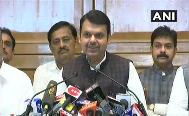 महाराष्ट्र संकट : इस्तीफे के बाद बोले फडणवीस, शिवसेना के अड़ियल रवैये के कारण नहीं बनी सरकार, यह जनादेश का अपमान