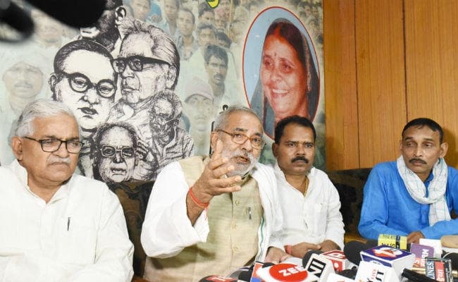 केंद्र और राज्य सरकार पर बरसे आरजेडी नेता रघुवंश प्रसाद सिंह, कहा...