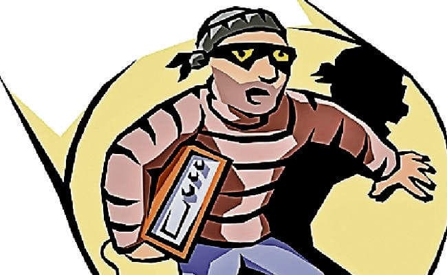 बांका में बाइक पर आये पांच अपराधियों ने फाइनेंसकर्मी से 95,650 रुपये की लूटे