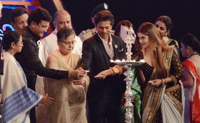 एक दूसरे के व्यक्तित्व पर सवाल उठाने की बजाय अच्छी फिल्में बनाना अधिक जरूरी : शाहरुख खान