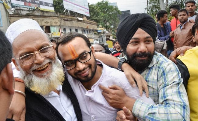 IN PICS : अयोध्या पर फैसले के बाद झारखंड में सभी धर्मावलंबियों ने दिखायी एकजुटता, पुलिस ने किया फ्लैग मार्च