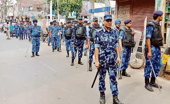 अयोध्या पर फैसले को लेकर प्रशासन का फ्लैग मार्च