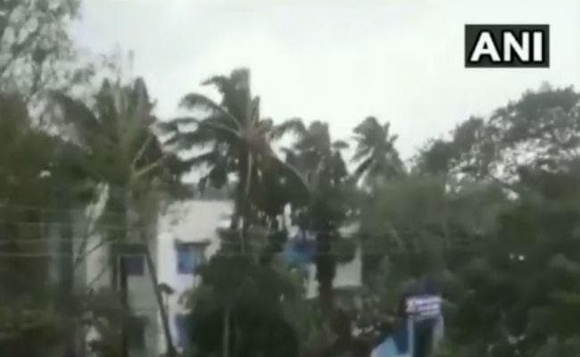 बांग्लादेश में  ‘बुलबुल'' का कहर, लाखों लोगों को ले जाया गया सुरक्षित स्थान पर