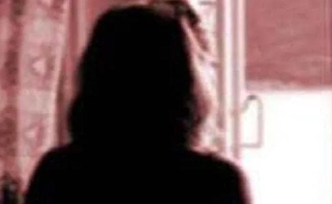 सेक्स रैकेट का खुलासा, दो युवती व सीआईएसएफ जवान समेत तीन आपत्तिजनक स्थिति में धराये