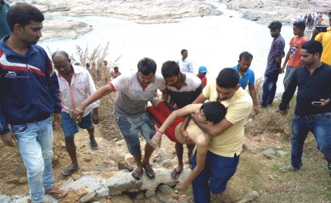 तेनुघाट डैम में डूबने से दो बच्चे की मौत, एक बच्चे का शव मिला, दूसरे की खोजबीन जारी