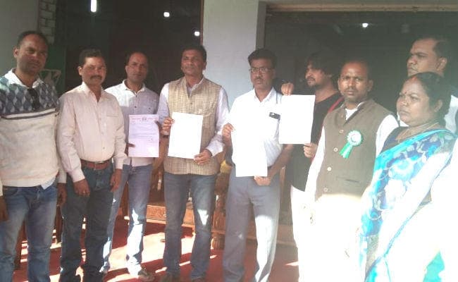 झामुमो की झोली में गयी गुमला, सिसई व बिशुनपुर सीट, कांग्रेस में बगावत, कई पदाधिकारियों ने दिया इस्तीफा