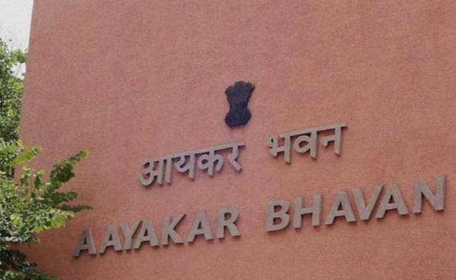 IT की छापेमारी में 3,300 करोड़ रुपये के हवाला रैकेट का खुलासा, दिल्ली, मुंबई और हैदराबाद में फैला था रैकेट