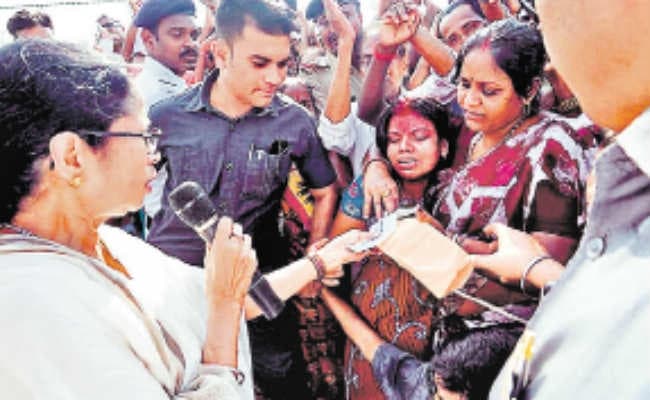 मुख्यमंत्री ने ‘बुलबुल’ प्रभावित इलाकों का किया हवाई सर्वेक्षण, नुकसान का लिया जायजा, मृतकों के परिजनों को दो- दो लाख रुपये का मुआवजा