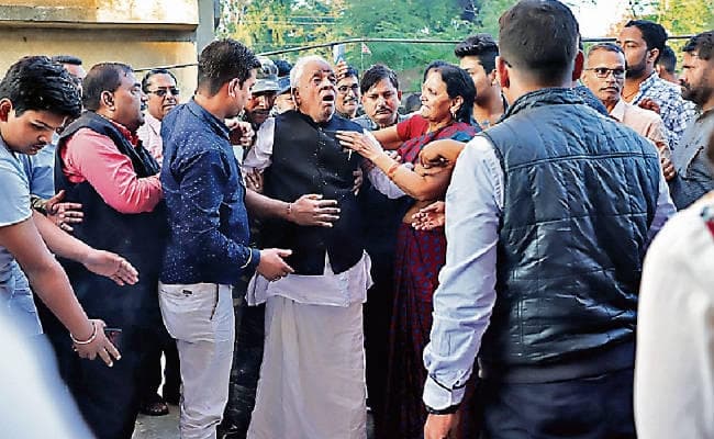 पलामू के कांग्रेस नेता अजय दुबे के आकस्मिक निधन...और बेटे का शव देख फफक पड़े ददई दुबे