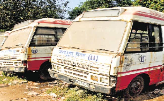 19.40 करोड़ के वाहनों में लगा जंग