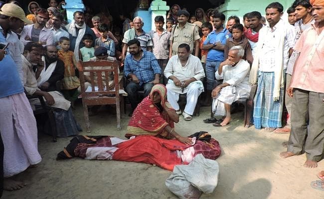 विदाई के बहाने पत्नी को ले जाकर रास्ते में ही काट कर मार डाला, छह माह पूर्व हुई थी शादी
