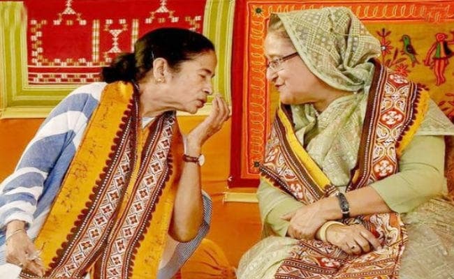 ममता बनर्जी के साथ बांग्लादेश की प्रधानमंत्री  हसीना ले सकती हैं भारत के पहले डे-नाइट  टेस्ट का आनंद