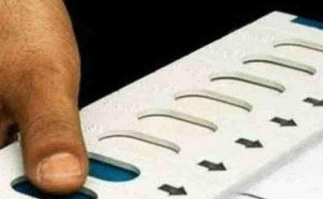 झारखंड विधानसभा चुनाव 2019 : रेजी डुंगडुंग झापा के टिकट पर सिमडेगा से लड़ेंगे चुनाव