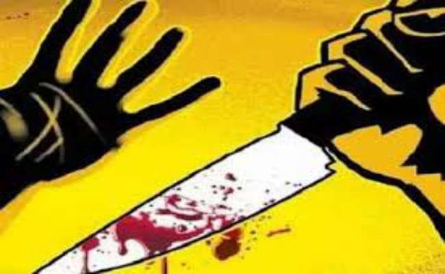 सब्जी लेकर लौट रही महिला पर चाकू से हमला