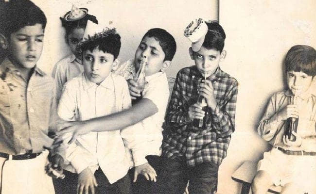 PHOTO: कोका-कोला के इस विज्ञापन में साथ दिखे ऋषि कपूर, अनिल कपूर और बोनी कपूर; बस तस्वीर थोड़ी पुरानी है