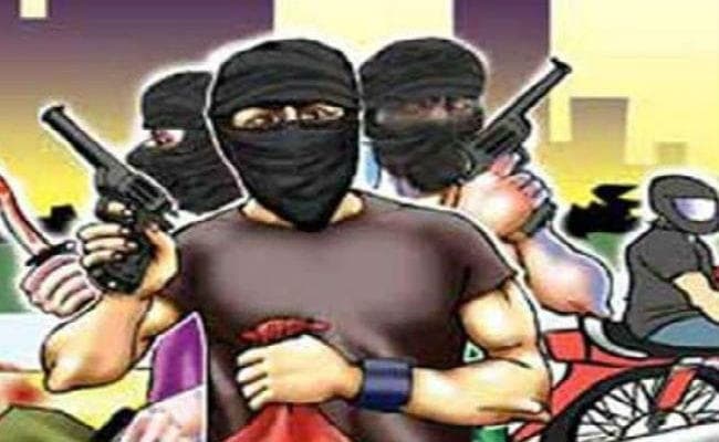 दांतन में दो स्वर्ण व्यवसायी के साथ मारपीट व लूटपाट