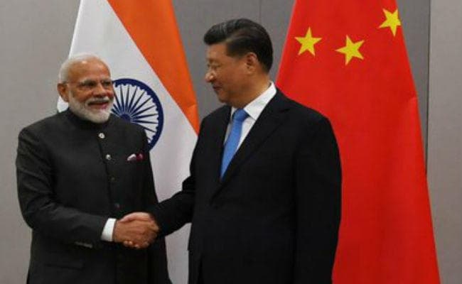 #BRICS: मोदी ने शी जिनपिंग से की मुलाकात, द्विपक्षीय संबंधों को मजबूत करने पर हुई चर्चा