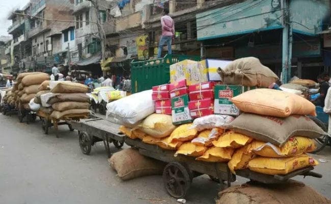 थोक मुद्रास्फीति अक्टूबर में गिरकर साढ़े तीन साल का सबसे निचले स्तर पर