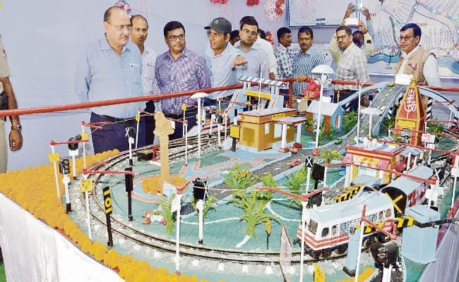 सारण : रेल ग्राम प्रदर्शनी का हुआ उद्घाटन