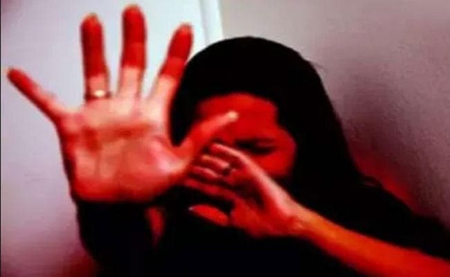 जमशेदपुर : जंगल में गलत होता देख थाना ले गयी पुलिस, डीएसपी ने भी किया दुष्कर्म