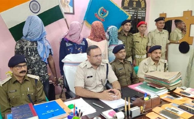 Paytm का लिंक भेजकर खाते से पैसे उड़ाने वाले चार साइबर अपराधी गिरफ्तार