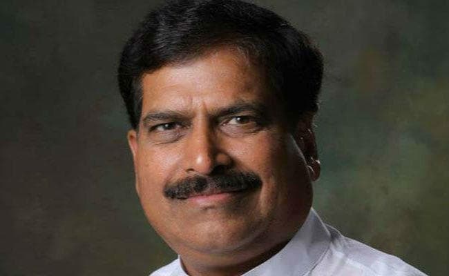 अर्थव्यवस्था पर बोले केंद्रीय मंत्री सुरेश अंगदी : लोग शादी कर रहे हैं, एयरपोर्ट और ट्रेन फुल है, सब ठीक है...