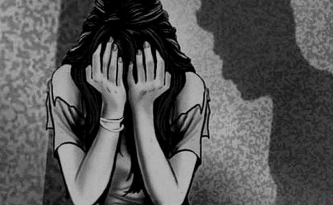 घर में घुस कर हथियार के बल पर नाबालिग से दुष्कर्म, आठ दिनों बाद दर्ज हुआ मामला