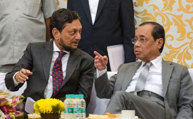 सादे समारोह में निवर्तमान CJI गोगोई को दी गयी विदाई