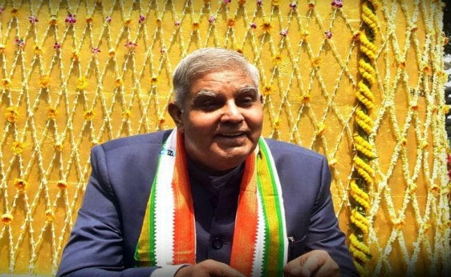 "पक्षपात करती है राज्य सरकार"