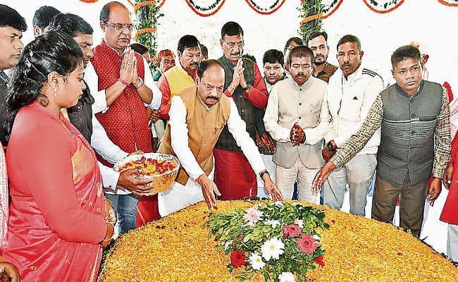 रांची : बिरसा मुंडा का सपना मिलकर पूरा करेंगे : सीएम रघुवर दास