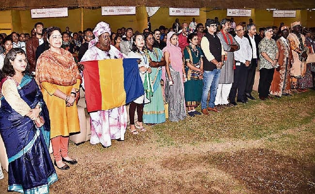 जमशेदपुर : आदिवासियों ने दिया एकता का संदेश