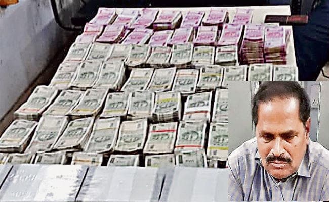 झारखंडः जूनियर इंजीनियर के घर से मिला इतना कैश, एंटी करप्शन ब्यूरो  को गिनने में लगे सात घंटे