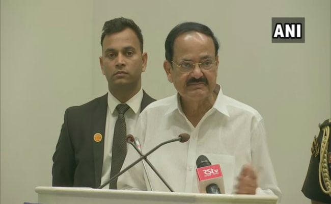 #NationalPressDay : बोले उपराष्ट्रपति वैंकेया नायडू, सनसनीखेज खबर, यानी भ्रामक समाचार