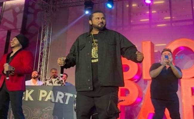 यो यो हनी सिंह ने अबू धाबी में अपने धुआंधार परफॉर्मेंस के साथ जीता सबका दिल!