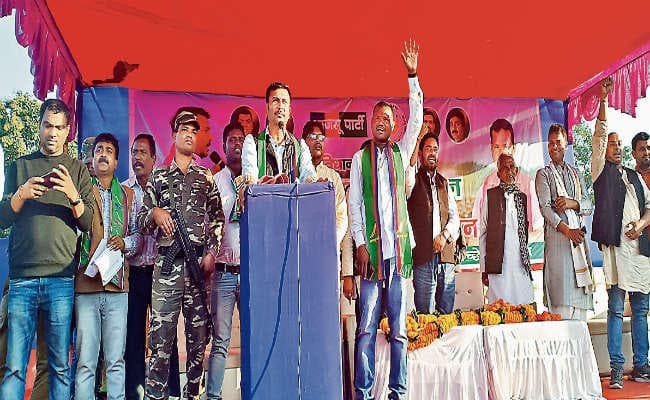 सुदेश ने साधा रघुवर सरकार पर निशाना, कहा - सरकार की कथनी व करनी में अंतर