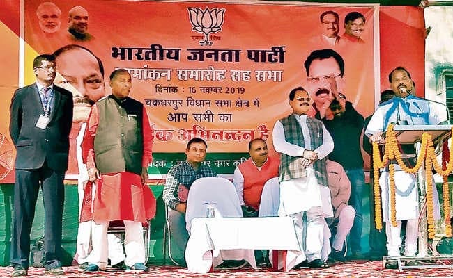 लक्ष्मण गिलुवा के नामांकन सभा में पहुंचे सीएम, कहा – डबल इंजन की सरकार बनायें, राज्य और क्षेत्र का चौतरफा विकास होगा