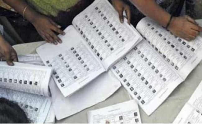 मतदाता सूची में दो-दो स्थानों पर हैं डेढ़ लाख लोगों के नाम