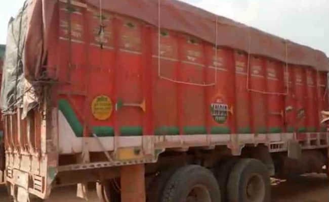 राजेंद्र सेतु पर आठ टन से अधिक क्षमता वाले वाहनों पर लगी रोक