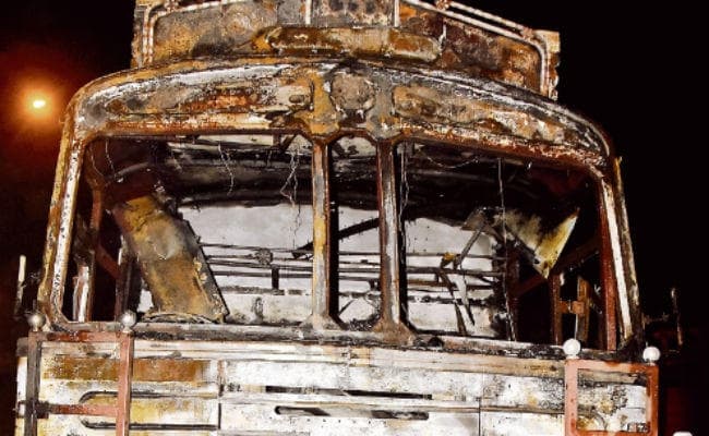 फुलवारीशरीफ : बाइक सवार दो भाइयों को टक्कर मारने के बाद 100 मीटर तक खींच ले गया ट्रक, एक की मौत